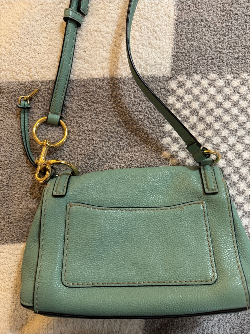 Marc Jacobs Mint Green Pebbled Leather Crossbody with Gold Hardware - Picture 3 of 6